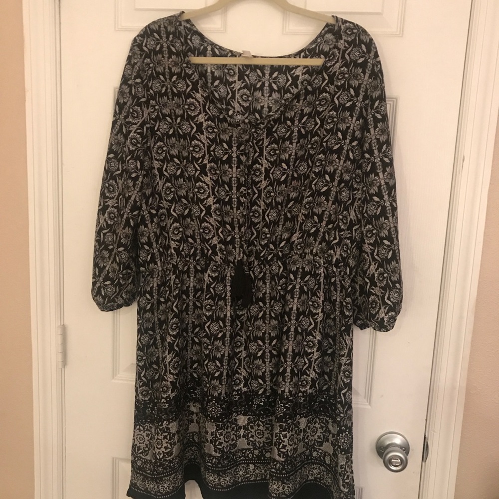 Monochromatic vintage inspired dress